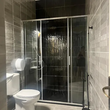 Peniche Hostel אכסניה *