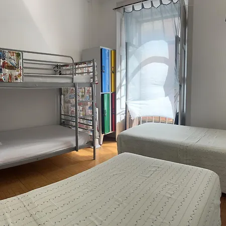 Peniche Hostel אכסניה *