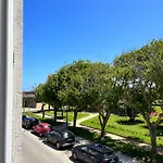 Peniche Hostel Хостел