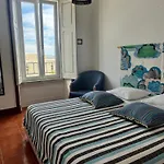 Peniche Hostel Хостел *