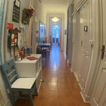 Peniche Hostel Хостел *