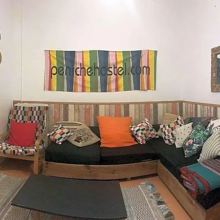 Hostal Peniche Hostel *