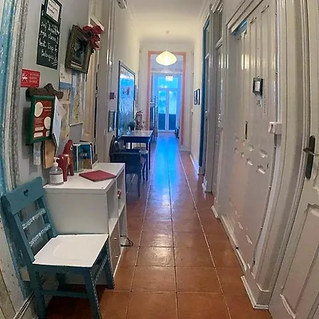Peniche Hostel *