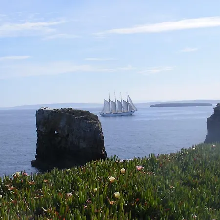 Peniche Hostel Хостел Пениши